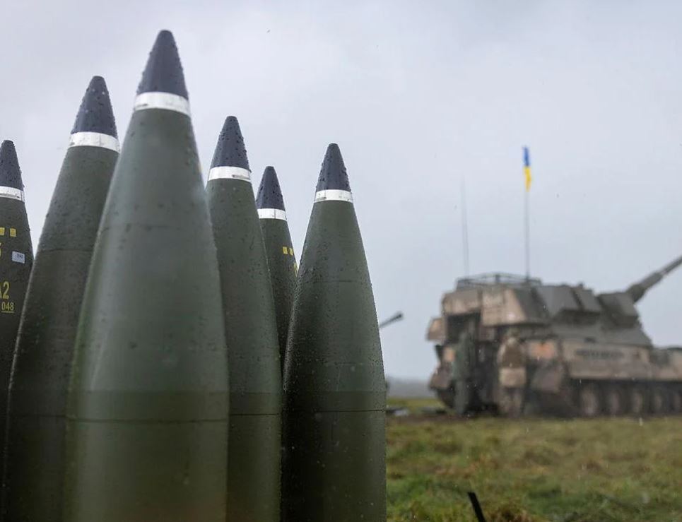 Велика Британія спорядила Україні оборонний пакет - ракети для ППО, боєприпаси й всюдиходи