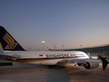 Airbus A380 вернулся в аэропорт Парижа через три часа полета из-за отказа двигателя