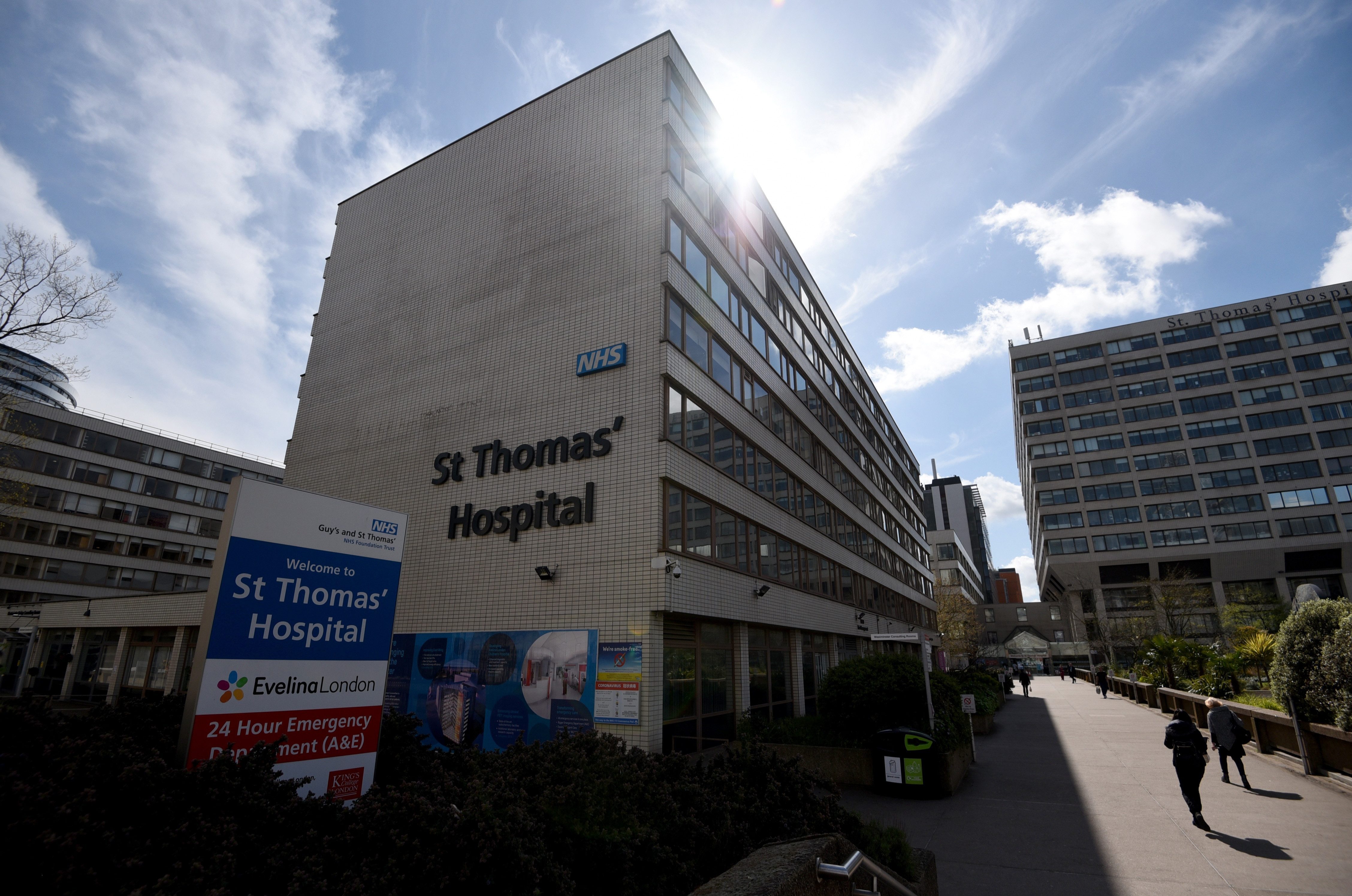 Больницы лондона. Больница Святого Томаса. St Thomas Hospital London. St Thomas' & guy's Hospital. Больница Святого Фомы в Лондоне.