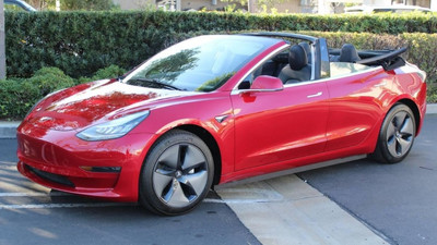 Tesla перетворили на кабріолет