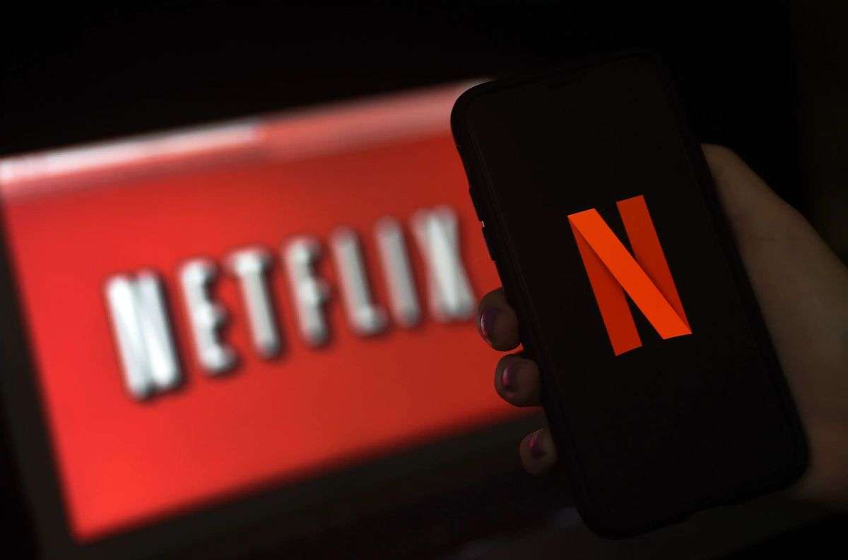 Из-за падения доходов Netflix сокращает сотрудников