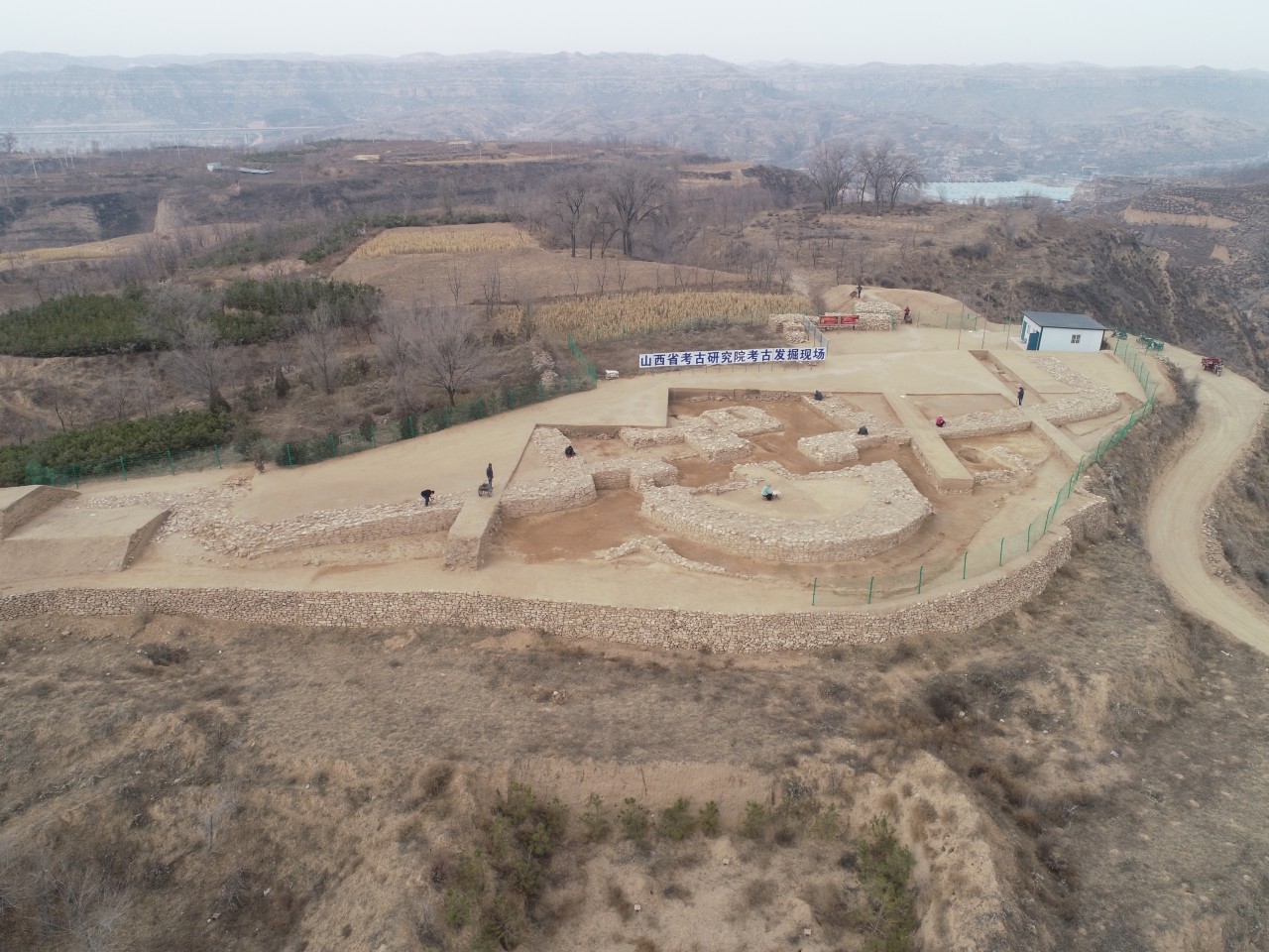 Стародавнє місто невідомої цивілізації розкопали у Китаї