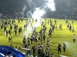 індонезія футбол трагедія