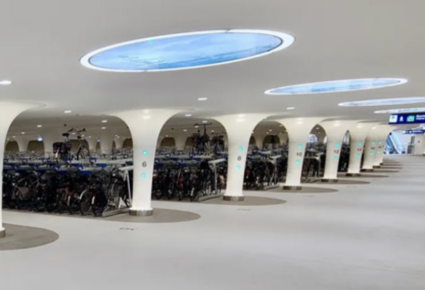 Перший у світі підводний паркінг для 7000 велосипедів відкрили в Амстердамі