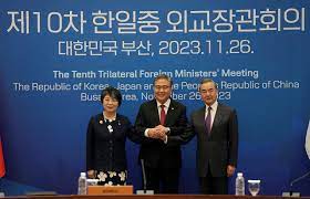 Очільники МЗС Китаю, Японії та Південної Кореї вперше з 2019 року зустрілися в Пусані