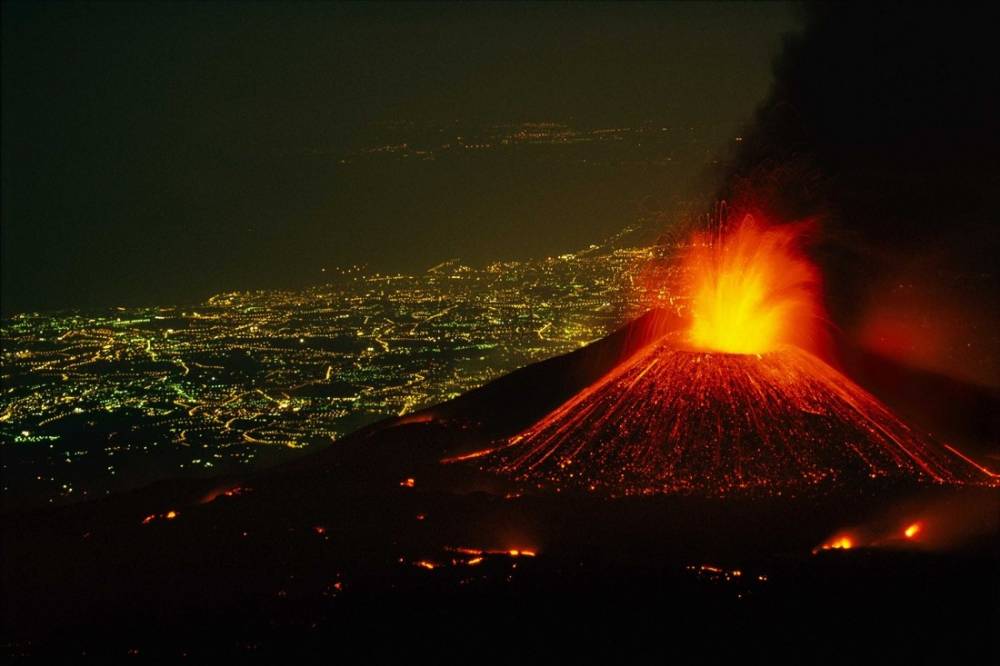 Через активність вулканів Італія оголошує тривогу