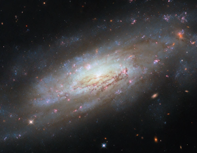 Галактику за 49 млн світлових років від Землі зазнімкував 