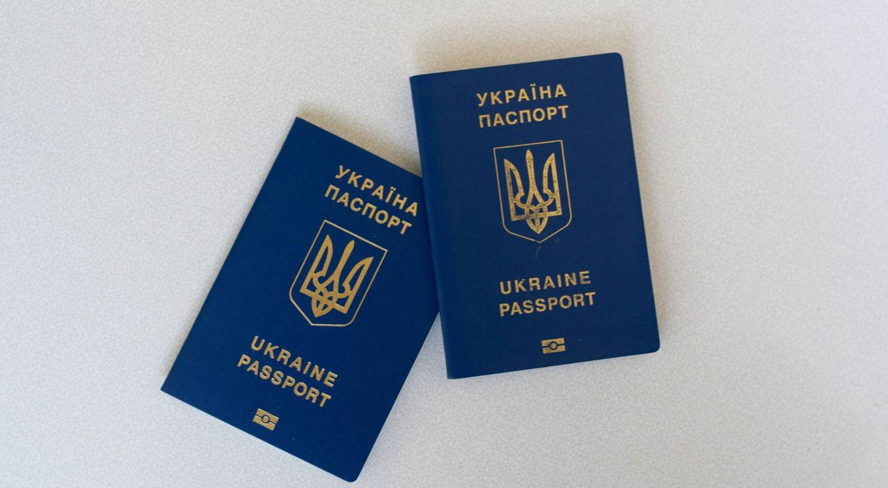 Зеленський підписав низку законів - множинне громадянство, Сспецтрибунал, Оттавська конвенція