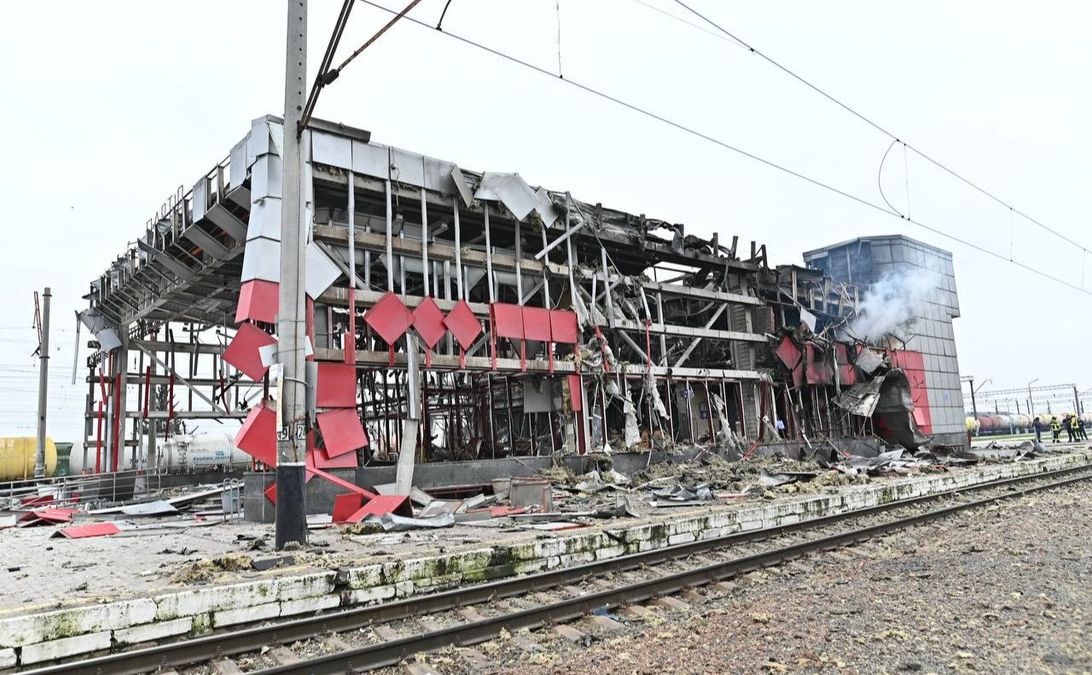 Близько десяти вокзалів зруйновані внаслідок атак , ще сорок пошкоджені - Укрзалізниця