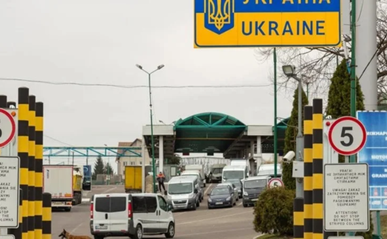 Кого можуть розвернути на кордоні у листопаді - виїзд до Польщі
