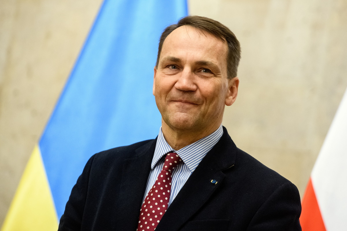 Сікорський попередив про можливі провокації Росії проти НАТО