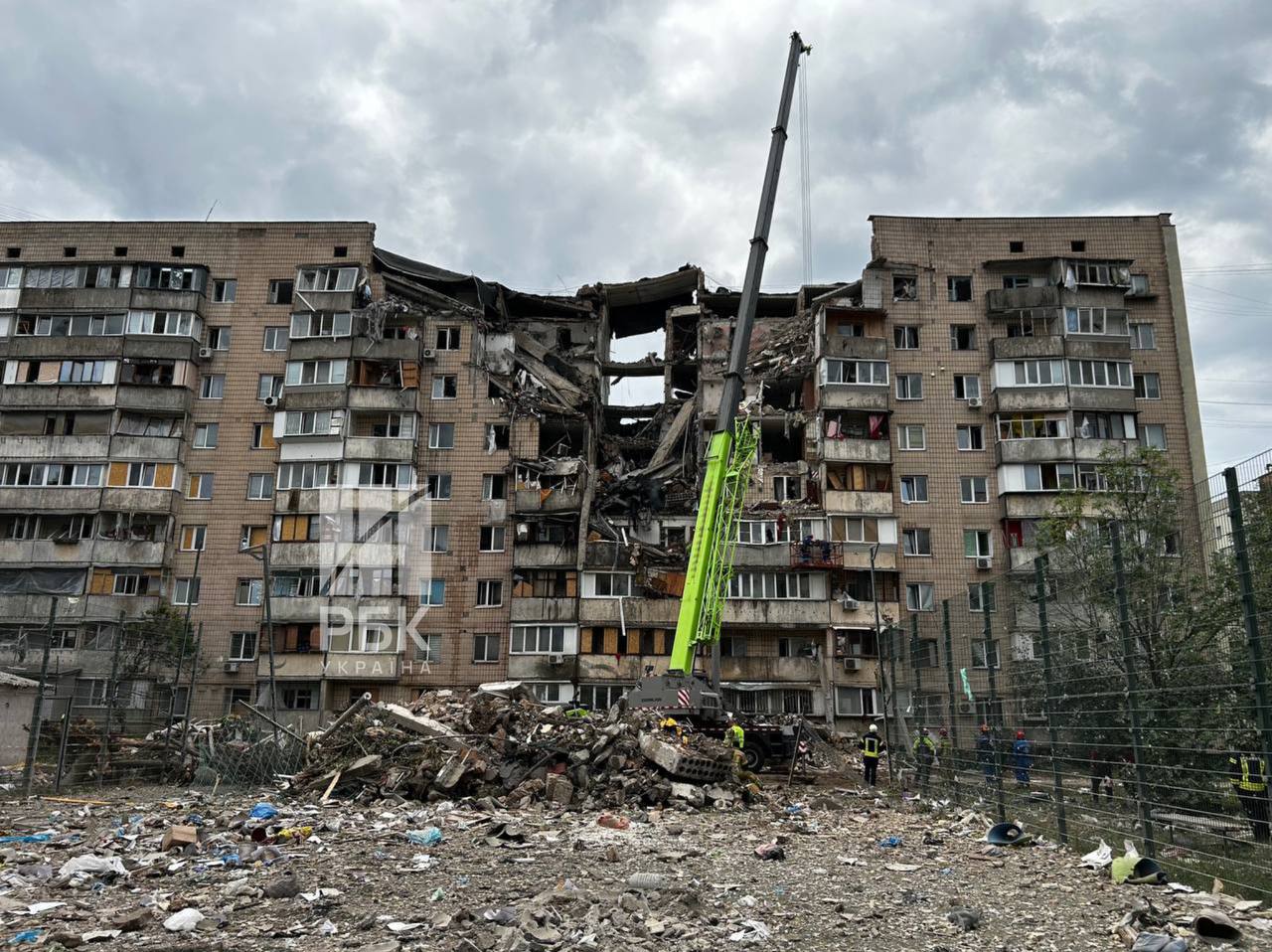 Головне про атаку на Київ та область - жертви, зруйновані багатоповерхівки, евакуація у Вишневому
