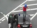 Идеолог арт-группы "Война" сбежал из России, опасаясь судьбы "Лёни Ё...того"