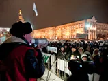 На Майдан підтягуються беркутівці: підприємцям вручили рішення суду про знесення наметів