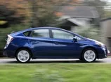 Гибрид Toyota Prius уже полтора года является бессменным лидером продаж в Японии