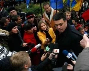 Грубі затримання, обшуки, допити свідчать про безсилля влади-Тягнибок