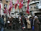 Суд переніс розгляд скарги Луценка на середу. Підтримати екс-міністра прийшла і Тимошенко
