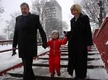 Нажаханий методами Бацьки, Захід має намір змінювати курс