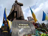 Міфічний суд остаточно відібрав у Бандери звання Героя України