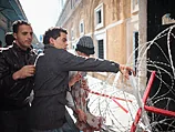 Жители Туниса продолжают требовать отставки временного правительства