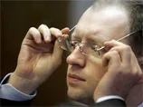 Яценюк запевняє, що Тимошенко йому не ворог і припускає санкції з боку ЄС через неї