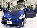 Гибрид Toyota Prius продолжает лидировать по продажам в Японии