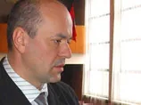 Ратушняк каже, що він не антисеміт і обіцяє поновити синагогу, а ось Яценюк - "ставленик євреїв-олігархів"