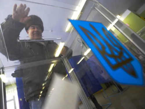 Американський демінститут відмовився писати провладний закон про вибори в Україні