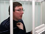 Огляд преси, 5 травня: Смертельна дієта Луценка: екс-міністра насильно годують сумішами