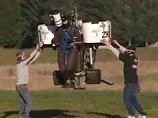 Летающий ранец Jetpack поднялся на рекордные 1,5 км. Но приземление вышло жестким. ВИДЕО
