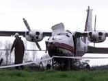 В английском городе Манчестер самолёт врезался в жилой дом