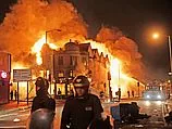 Британские погромы охватили Ливерпуль, Лондон в огне и под властью мародеров. ВИДЕО
