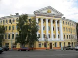 "Могилянка" судиться з Міносвіти Табачника через різке скорочення "бюджетників" у держзамовленні