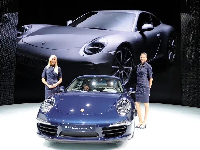 Компания Porsche показала новое поколение легендарного купе 911. ФОТО