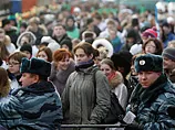 Администрацию Алтайского края в Барнауле окружили требующие честных выборов