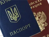 У Азарова пропонують штрафувати українців з подвійним громадянством