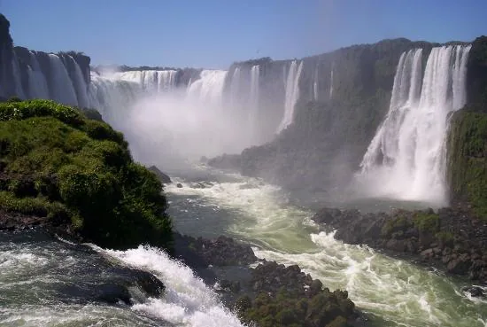 На декілька днів водоспад у США перетворився на вулкан. ВІДЕО
