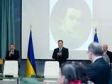 Янукович вручив Шевченківські премії лауреатам 2012 року