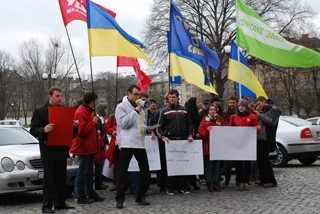 До 23 квітня залишаються в таємниці перші місця об'єднаного списку БЮТ, ФЗ і НС