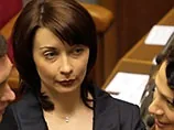 "Регіонали" підводять Тимошенко під статтю, а у БЮТ заявили, що ПР захищає земельну мафію, тому що Янукович отримав хабара