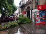 Негода позбавила світла Центральну і Південну Україну