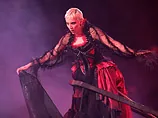 Pussy Riot Энни Леннокс назвала провокаторами, но не заслуживающими тюрьмы