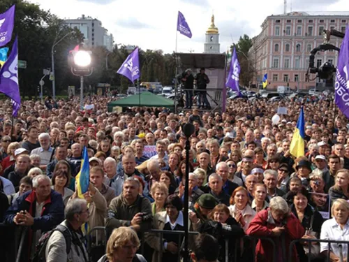 Акція на підтримку телеканалу ТВі відбувається у центрі Києва