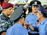 Запевняє, що не била активістів за листівки проти Партії регіонів, київська міліція