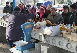 Сезон на закрутки уже подходит к концу, но некоторые еще выбирают овощи на базарах