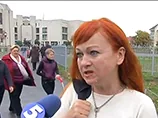 Жінку з дільниці витягли охоронці Януковича, її забрали в міліцію. ВІДЕО
