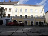 У пенсіонерки та інвалідів австрійський будинок Гітлера відберуть - віддадуть іммігрантам