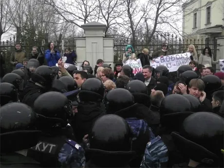 "Беркут" "повязал" группу львовских журналистов в Межигорье: "Нас просто пытались запугать"