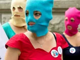В Нью-Йорке появились участницы Pussy Riot, пропавшие в Финляндии, и показали свои лица