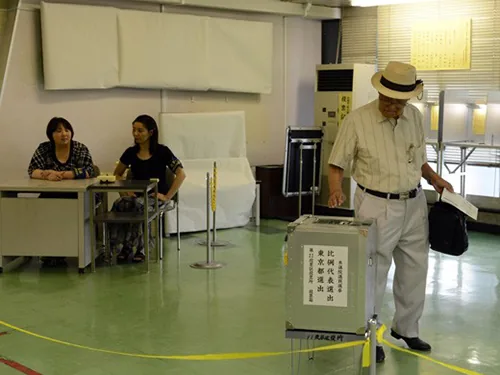 Перші в історії парламентські вибори з агітацією в Інтернеті проходять в Японії